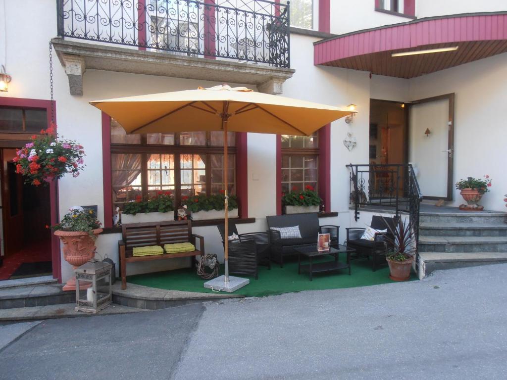 Hotel Restaurant Escher Leukerbad Exterior photo